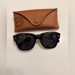 Ray-Ban Tortoiseshell Sunglasses cat eye shaped